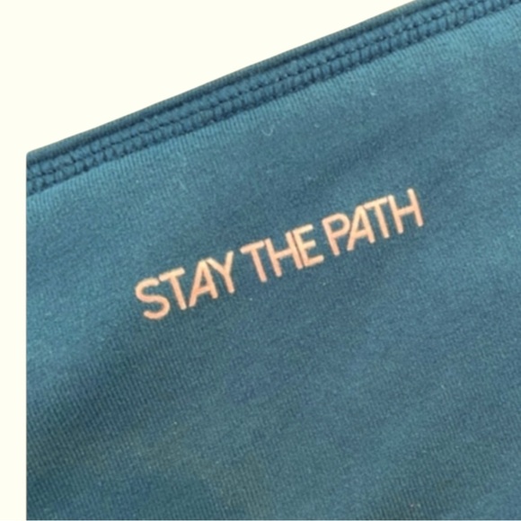 CALIA BY CARRIE UNDERWOOD CORE ESSENTIAL  HIGH RISE  CAPRI LEGGINGS  SZ SM - Picture 4 of 9